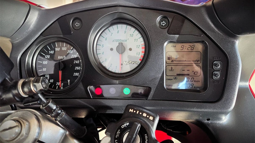 Moto Service Express Reparation Moto Merignac HONDA VFR 800 FI 2001 37 009 KM 6 1
